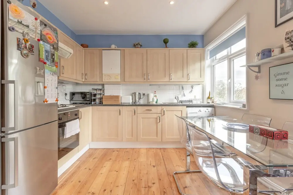 Spacious 2 Bedroom Flat in Acton