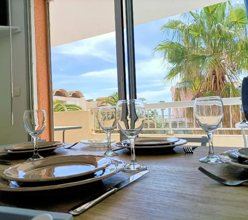 Coquet Appartement T2 PORT DE GRUISSAN 4 personnes 4THAL104