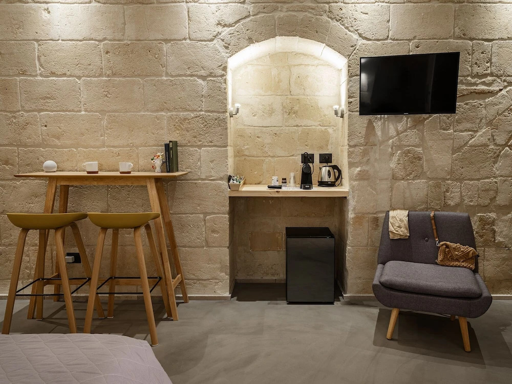 Hydria Rooms