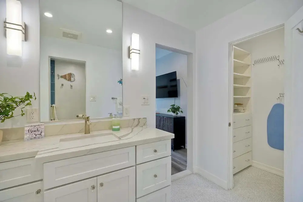 La Costa Comfort - Resort-style Living for 2