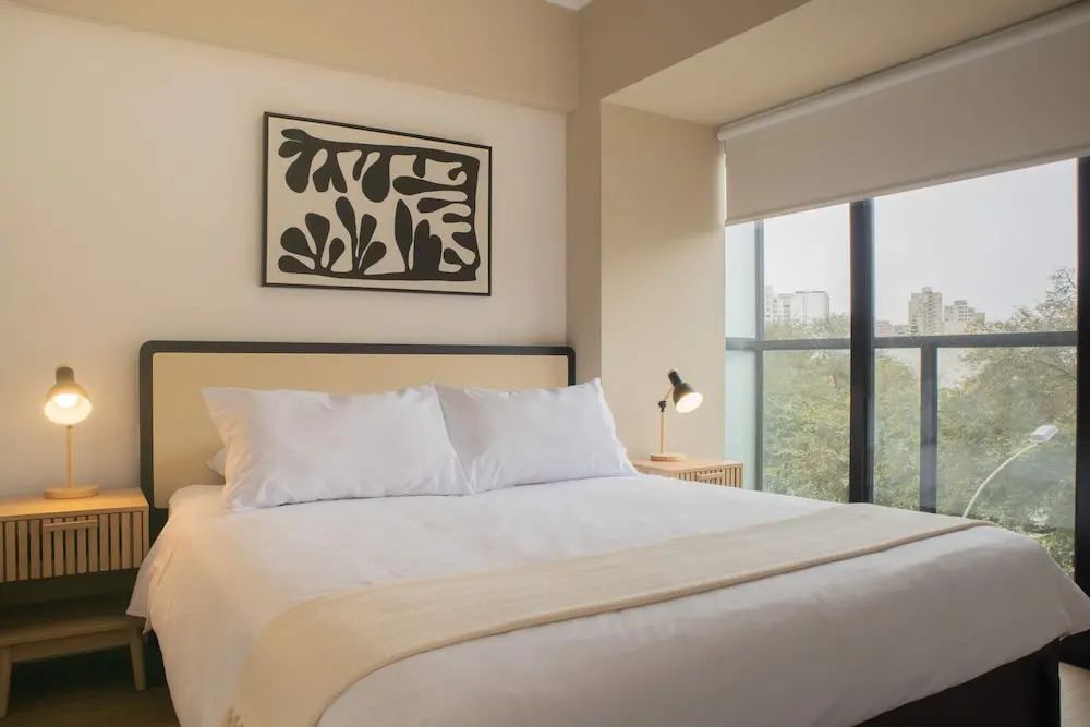w Stylish 2BR With Balcony in San Isidro