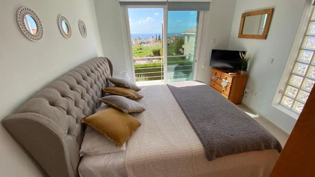2 Bedroom Roof Terrace & Sea View Apartment