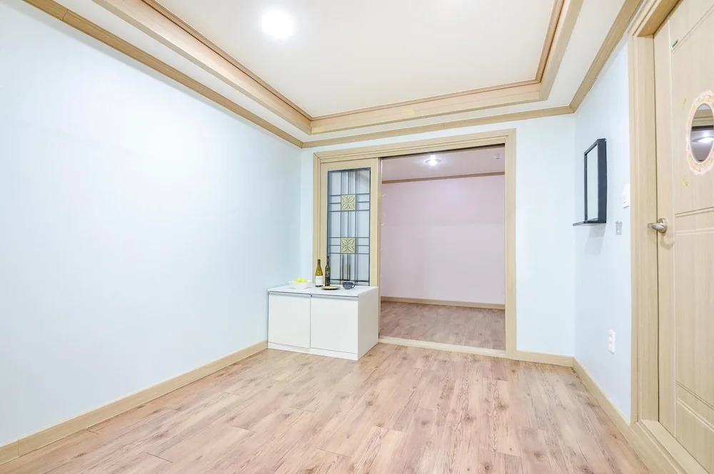 Sokcho Dderak Pension