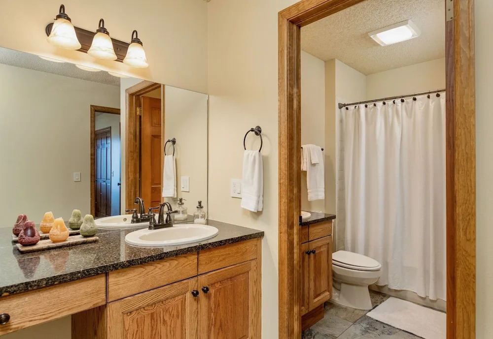 Alpenglow Vacation Home At Windcliff 4 Bedroom Home by RedAwning