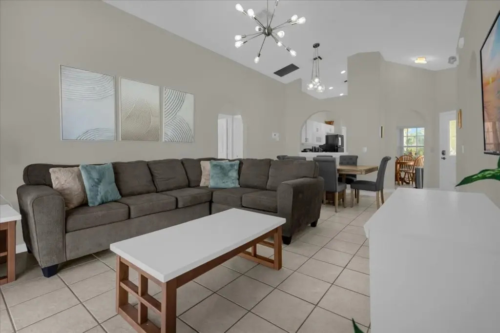 3 Bedrooms 2 Bathrooms Indian Creek 2559 Bc