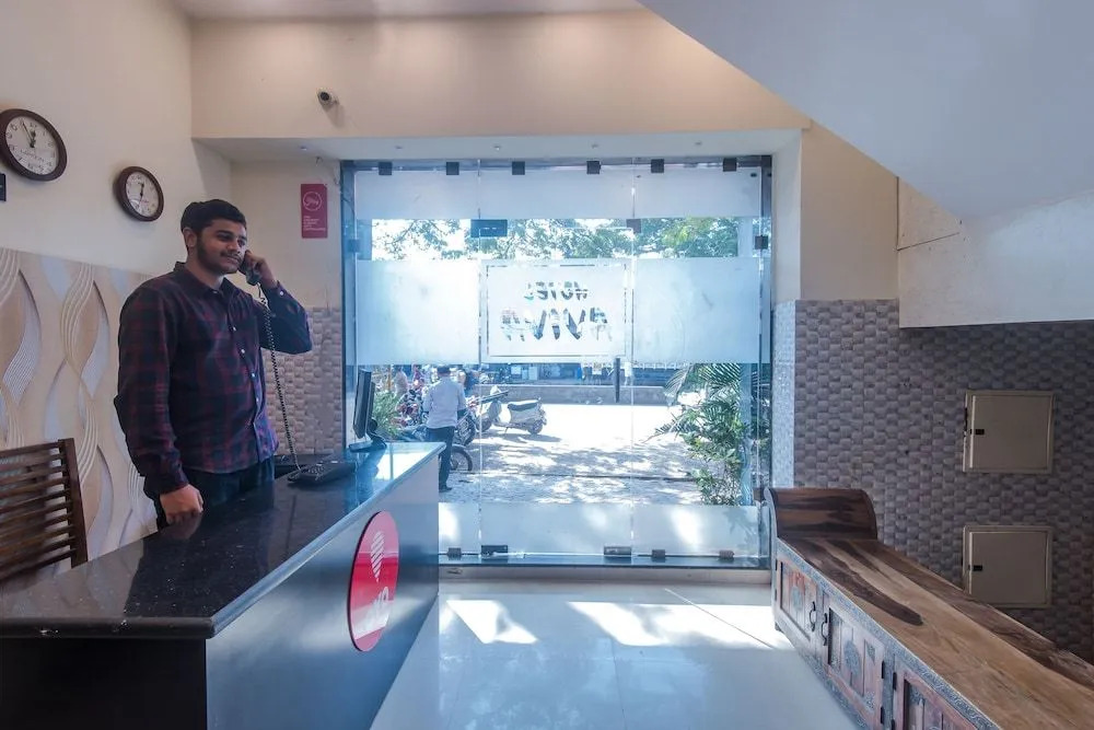 OYO 10103 Hotel Aviva