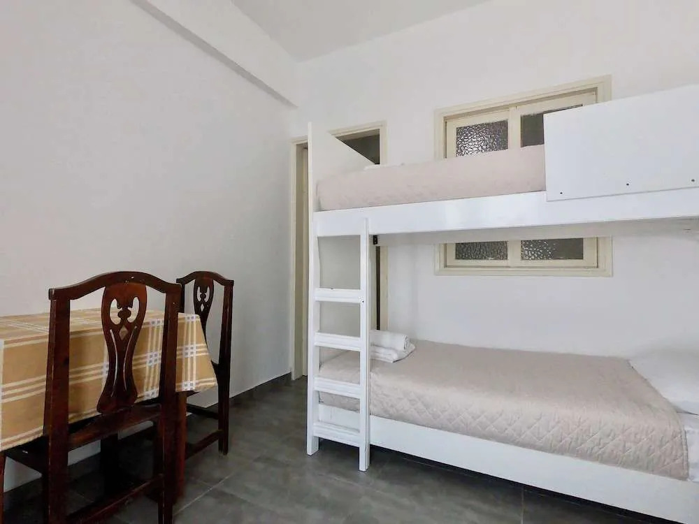 Fira Backpackers Place