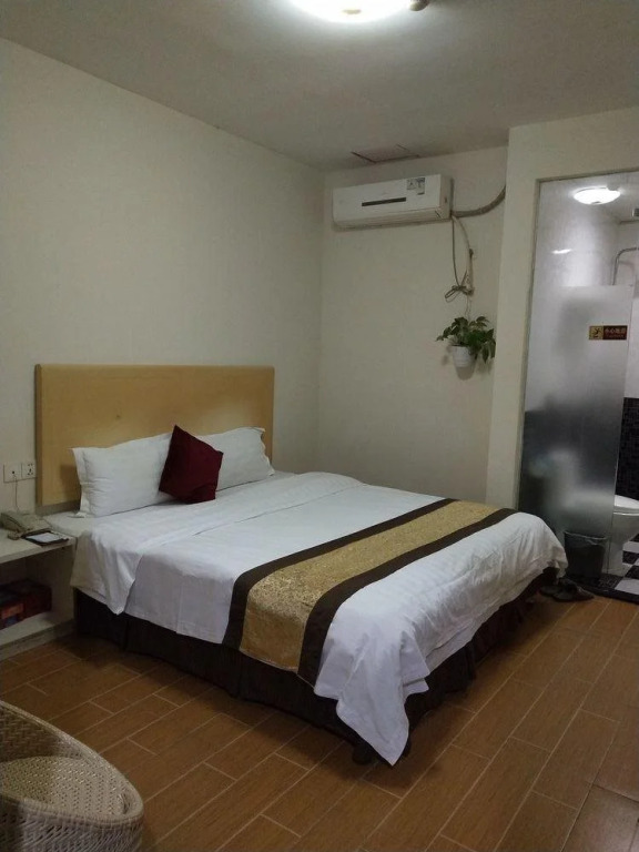 Selina Holiday Hotel Minzhi Branch