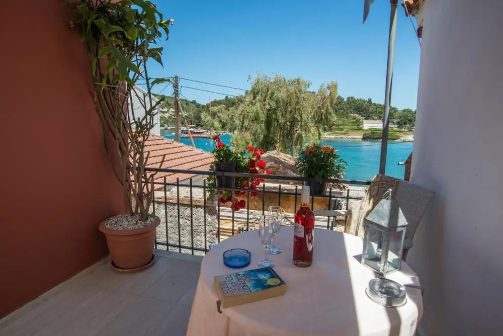 Dora I Studio - Cozy With bay View