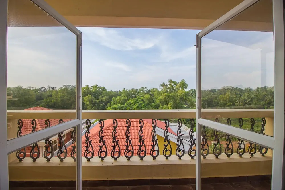 OYO 19954 Home Breezy 2BHK Fatrade