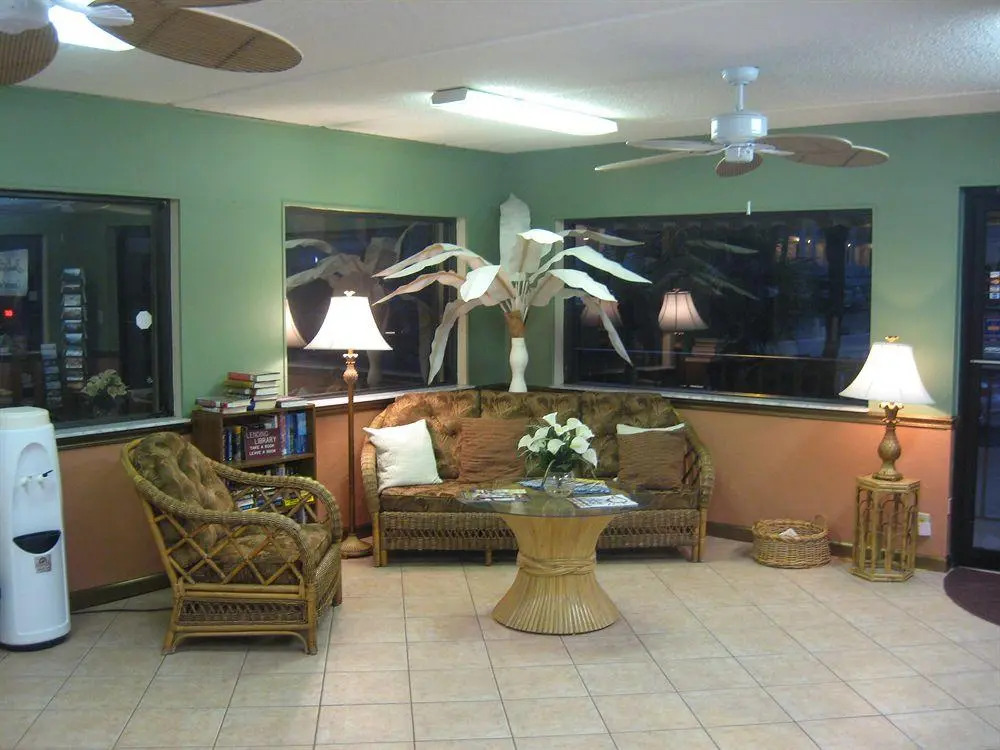 Beacher's Lodge Oceanfront Suites