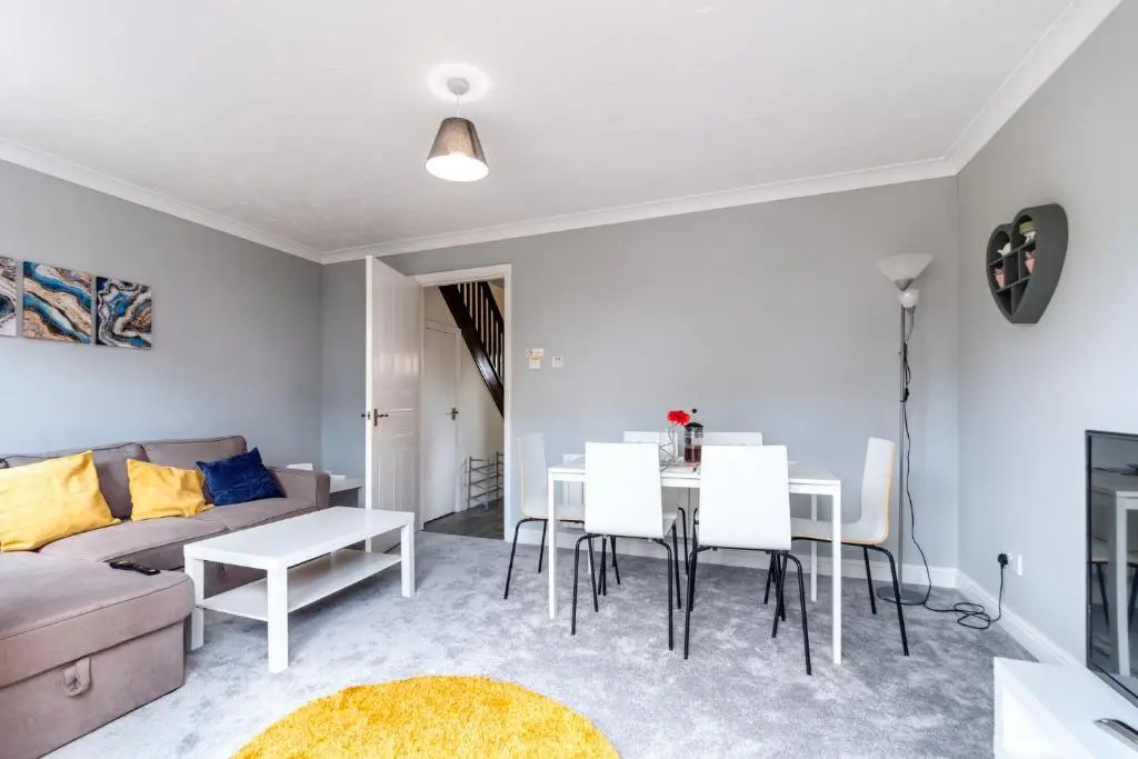 Sovereign House - by TJ Serviced Property