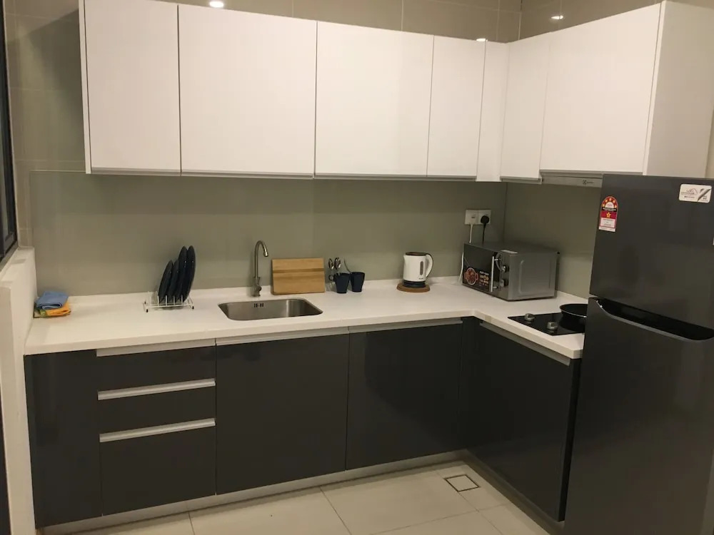 Lily and Loft - KL Gateway Bangsar LRT, WIFI, Netflix