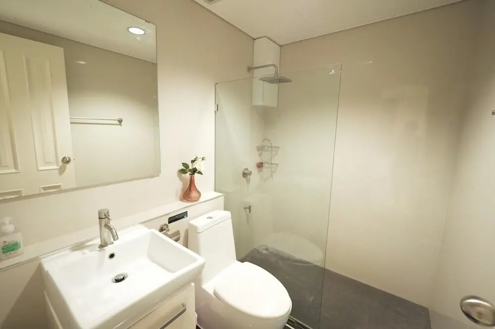 Kamala Regent D201 - Central Apartment With Pool gym and Sauna Near Beach