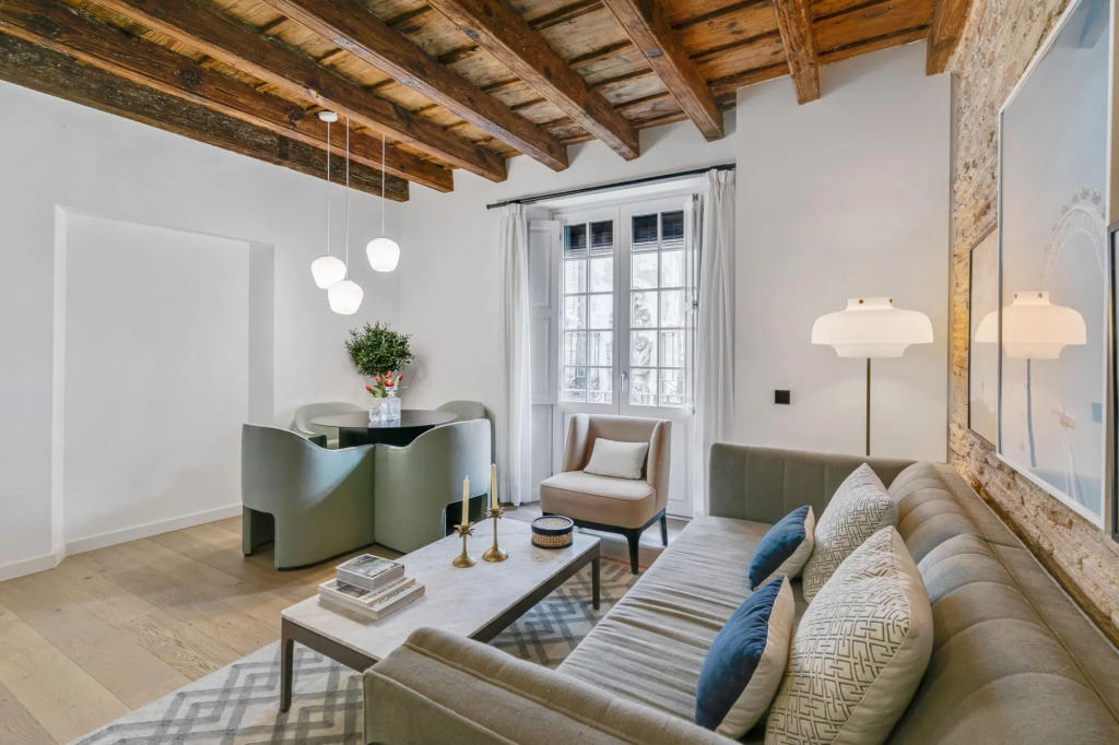 Pier 1 in Barcelona with 1 bedrooms and 1 bathrooms