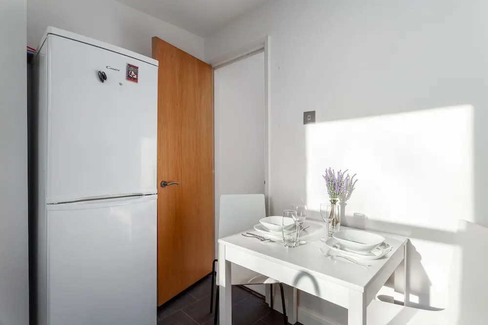 Bright and Modern Shepherd's Bush Gem - ROS