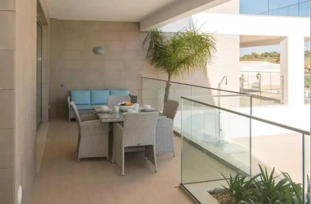 Modern Ocean Front Apartment