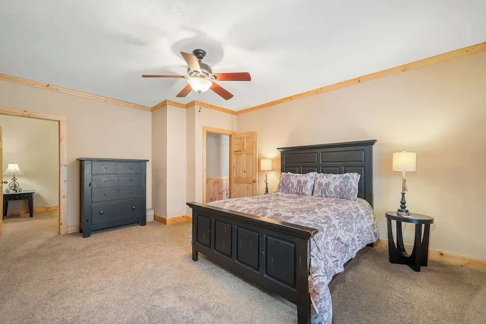 New! Riverfront Retreat Sleeps 12 Ellijay