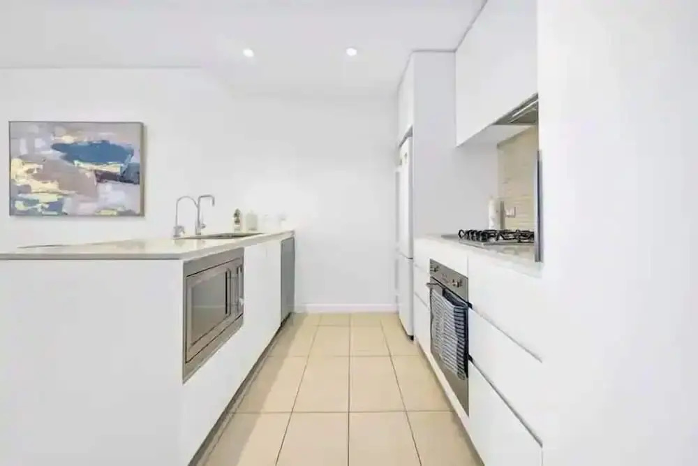Metawise BnB 2BR Near Airport Pool Gym Train