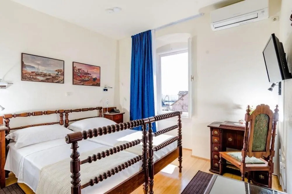 Rooms Miron
