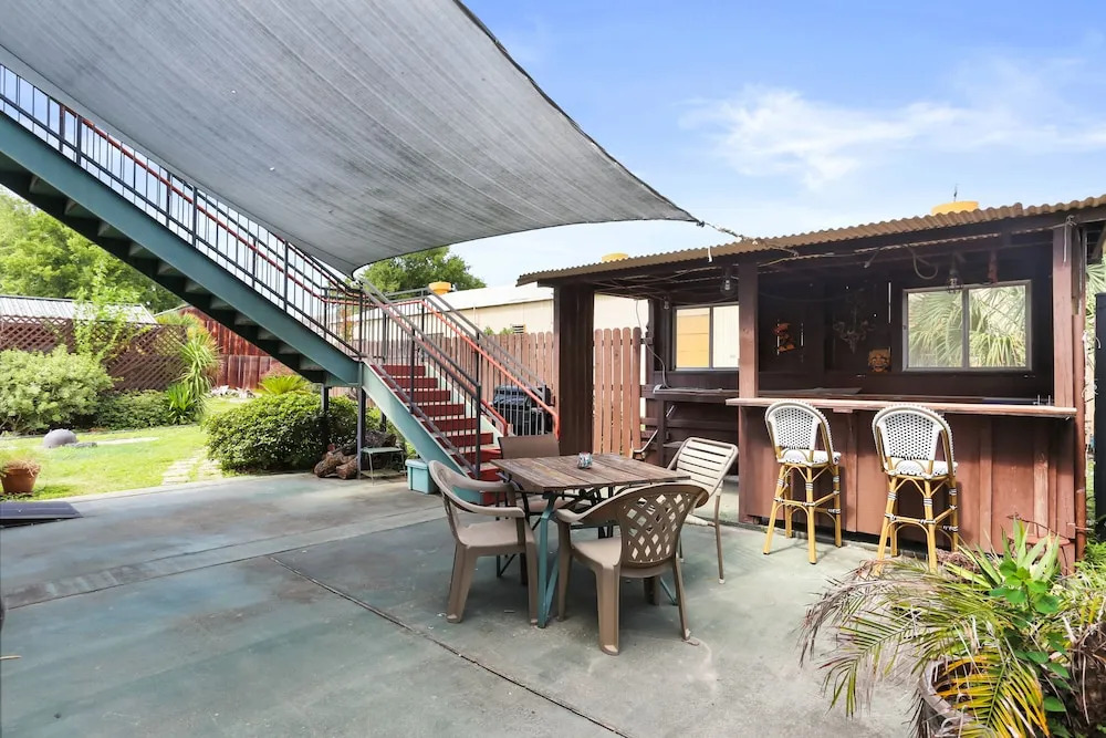 Site 61 Guesthouse