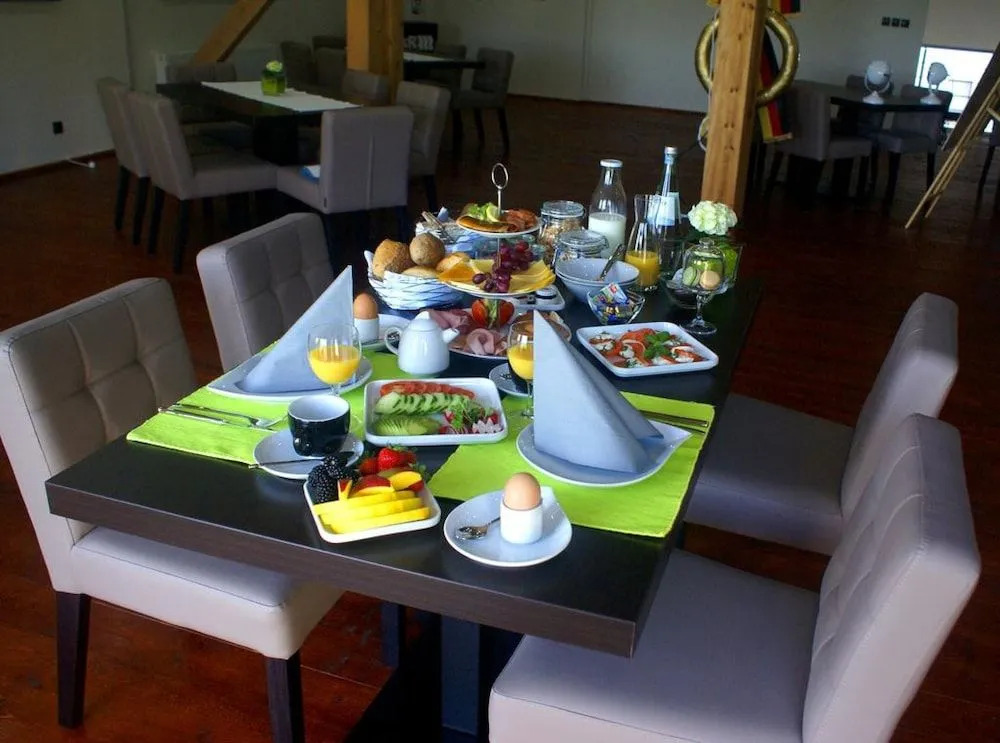 Fast Lane Hotel