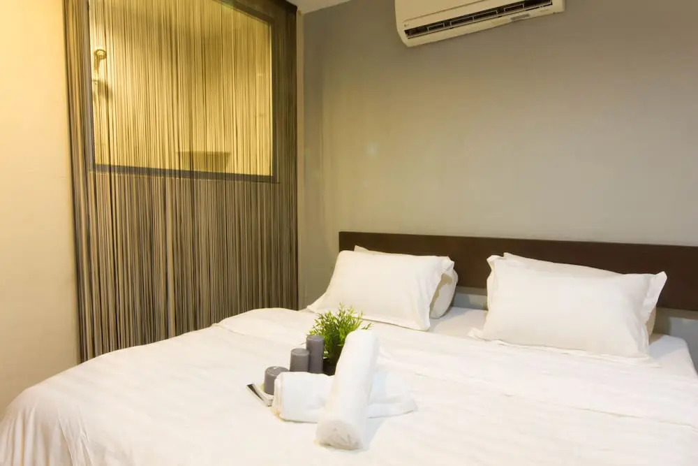 Three Top Hotel