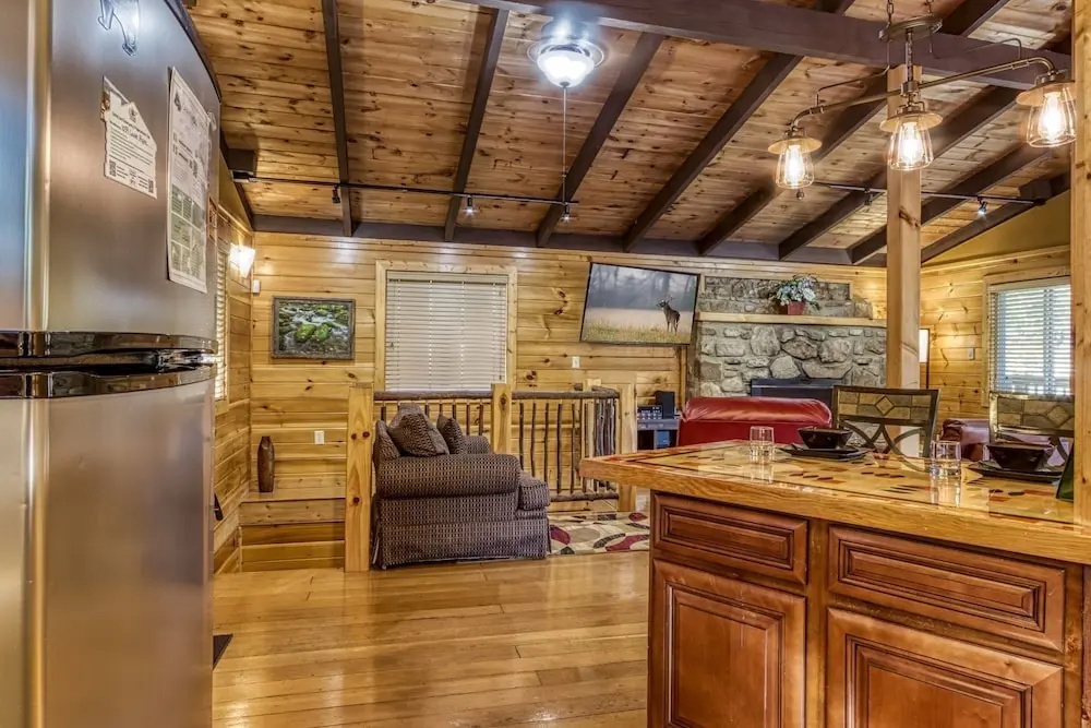 Gatlinburg Views A Unique Cabin Mountain Views Expansive Decks Adjacent To Gatlinburg & Ski Lodge cabin