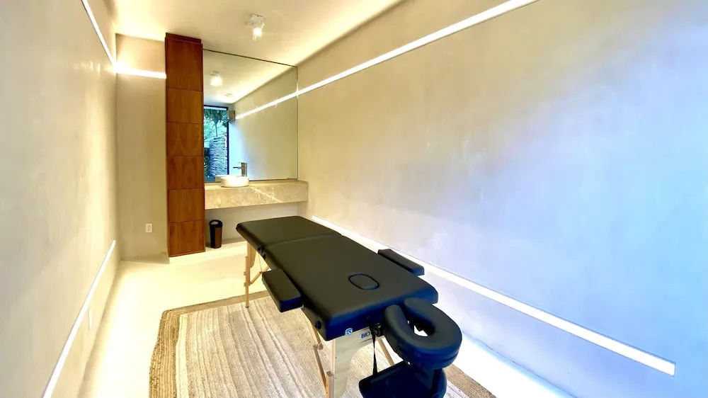 404 Awesome 1Br designer by StayPodio