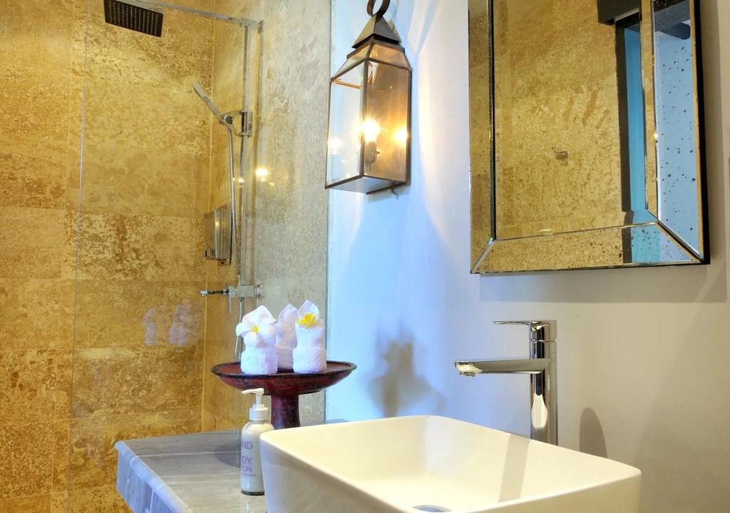 Room & Vespa 1 - Stay Central Seminyak Near Beach