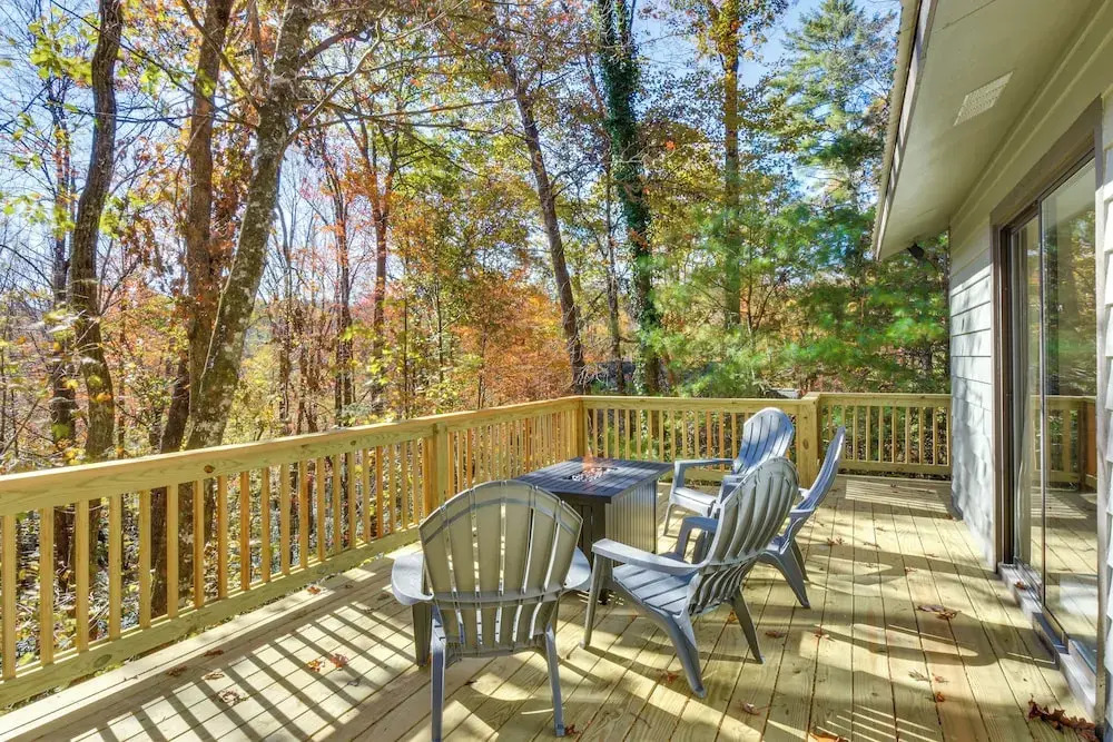 Scenic Home W/ Fire Pit & Sapphire Valley Perks!