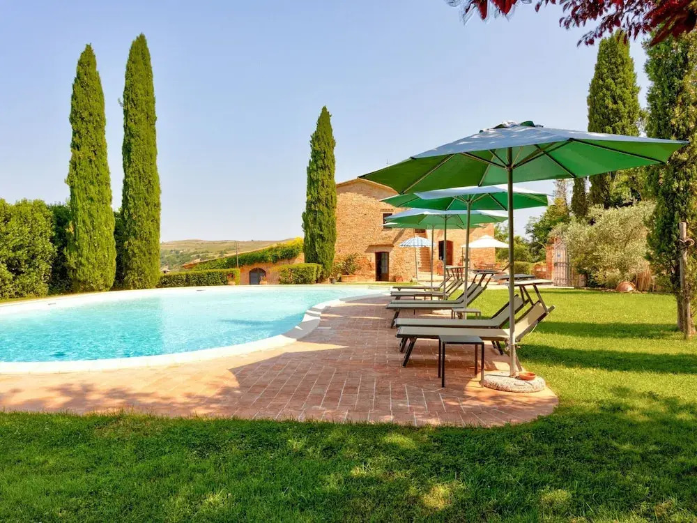 Attractive Farmhouse in Montalcino with Terrace