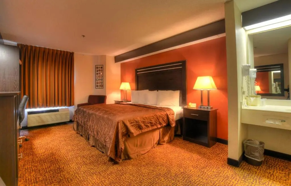 Smoky Mountain Inn & Suites