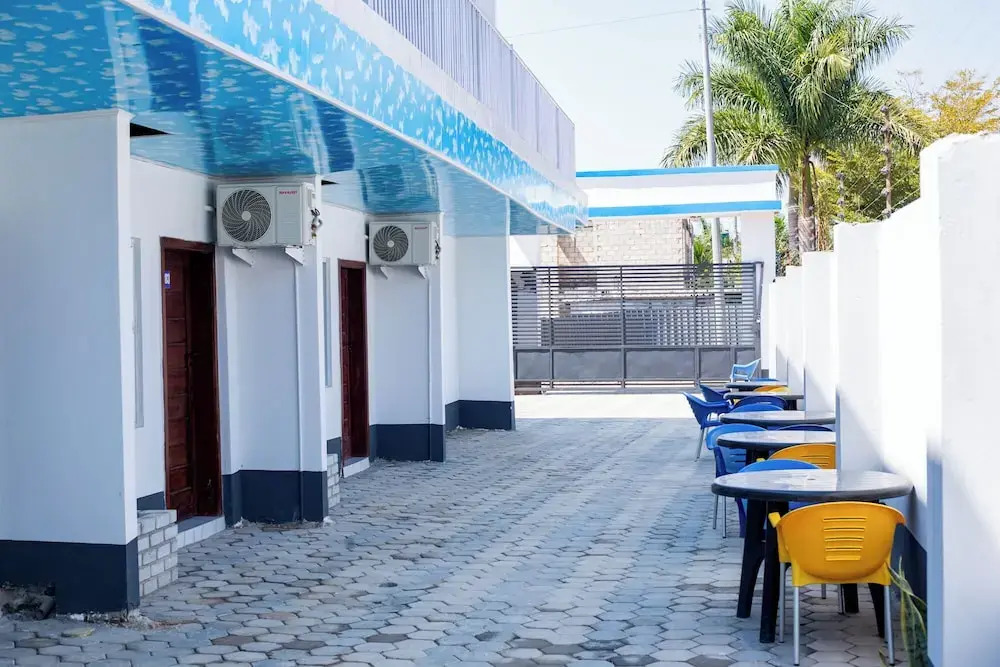 Salama Blue lodge