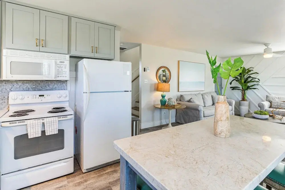 Modern Coastal Farmhouse: Walk to Surfside Beach!