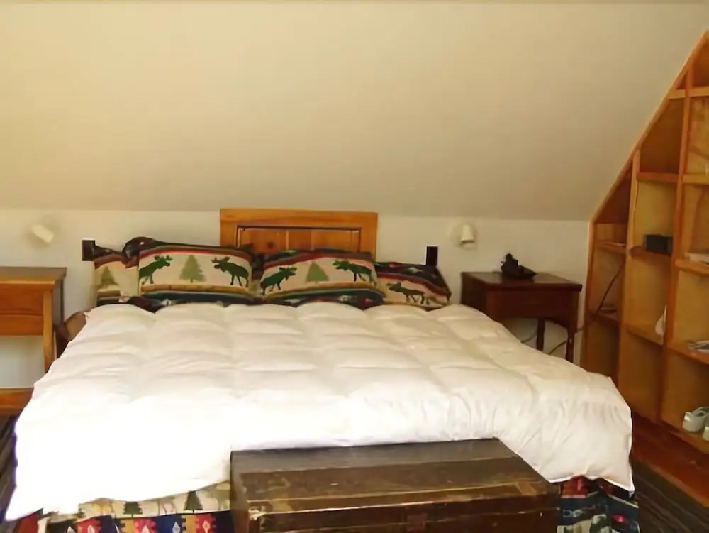 Wolfhound Cottage - One Bedroom Home