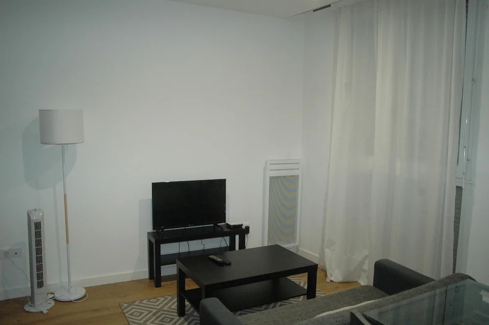 Grand T1 Palais de justice apartment