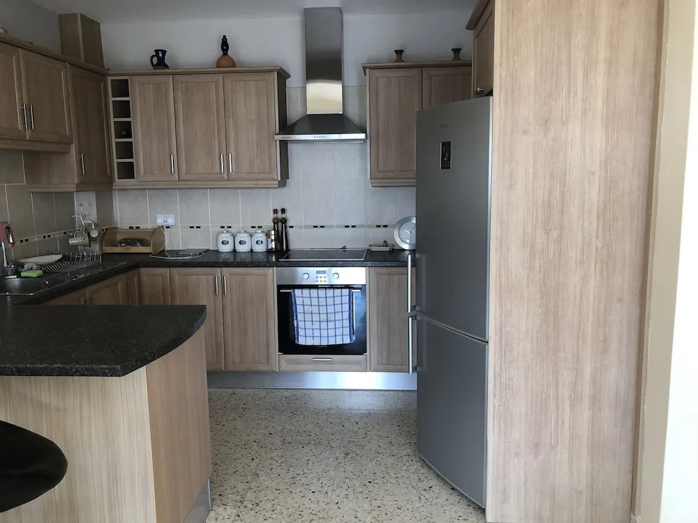 Inviting 2-bed Apartment in Pissouri- Ti Thea