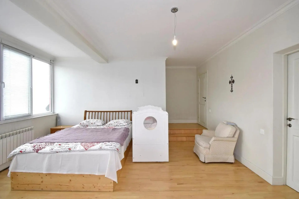 Khanjyan street, 3 bedrooms Duplex, Spacious apartment for rent DXA344