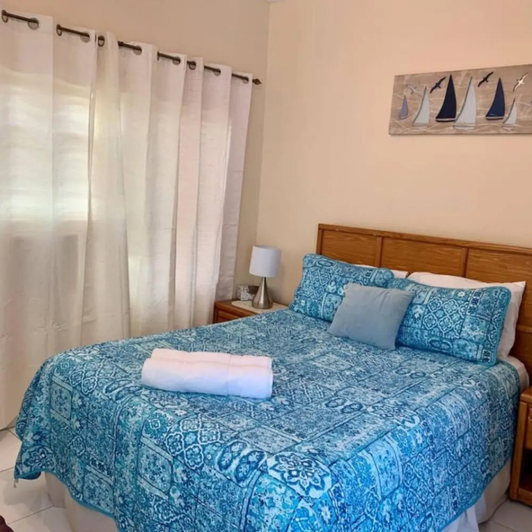 S4 BP Steps to Beach Entire Apartment