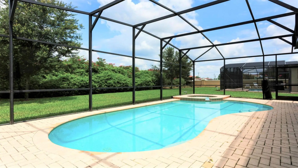 Spacious 6BR Villa with Pool SPA 3 Miles to Disney