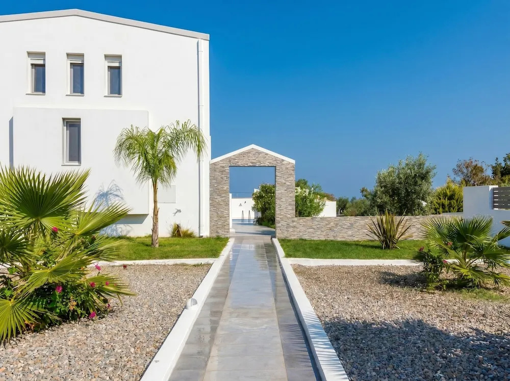 Lilu Villa 2 with Private Pool and Seaview