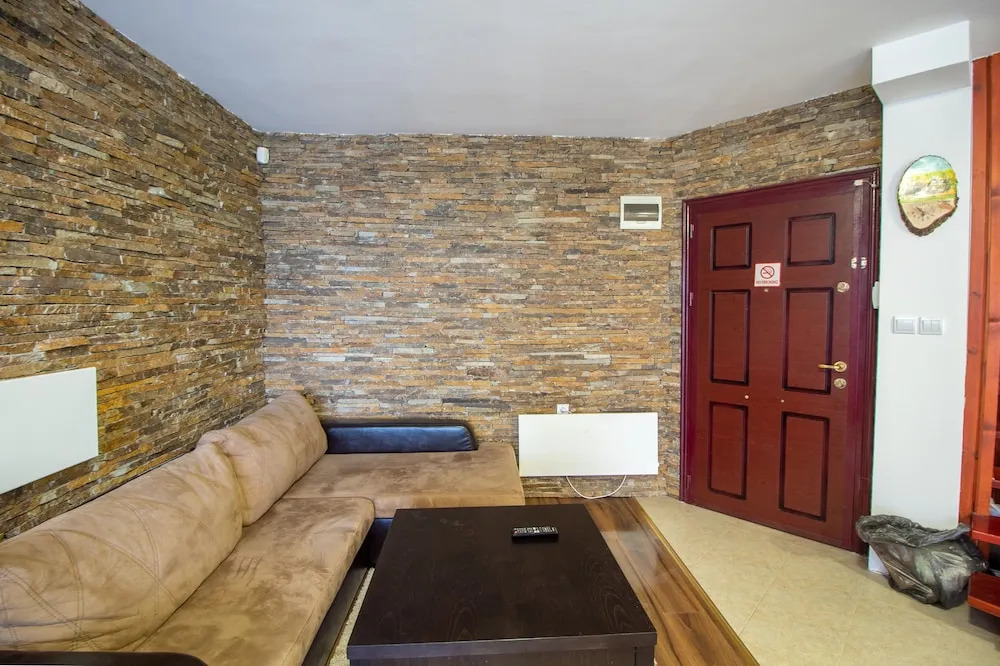 2 bedroom, 2 showeroom Villa suitable for a family skication and remote working