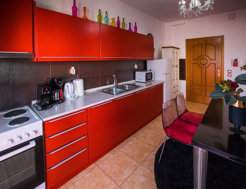 LUXURY SUITES - parking , central suites