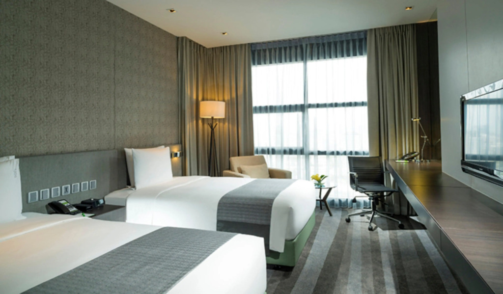 Holiday Inn Bangkok Sukhumvit by IHG