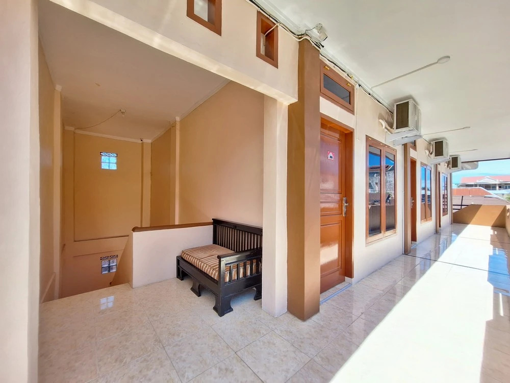 RedDoorz Syariah near Pasar Raya Padang