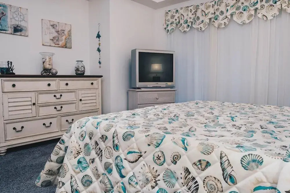 Spinnaker Condo 1550 by RedAwning