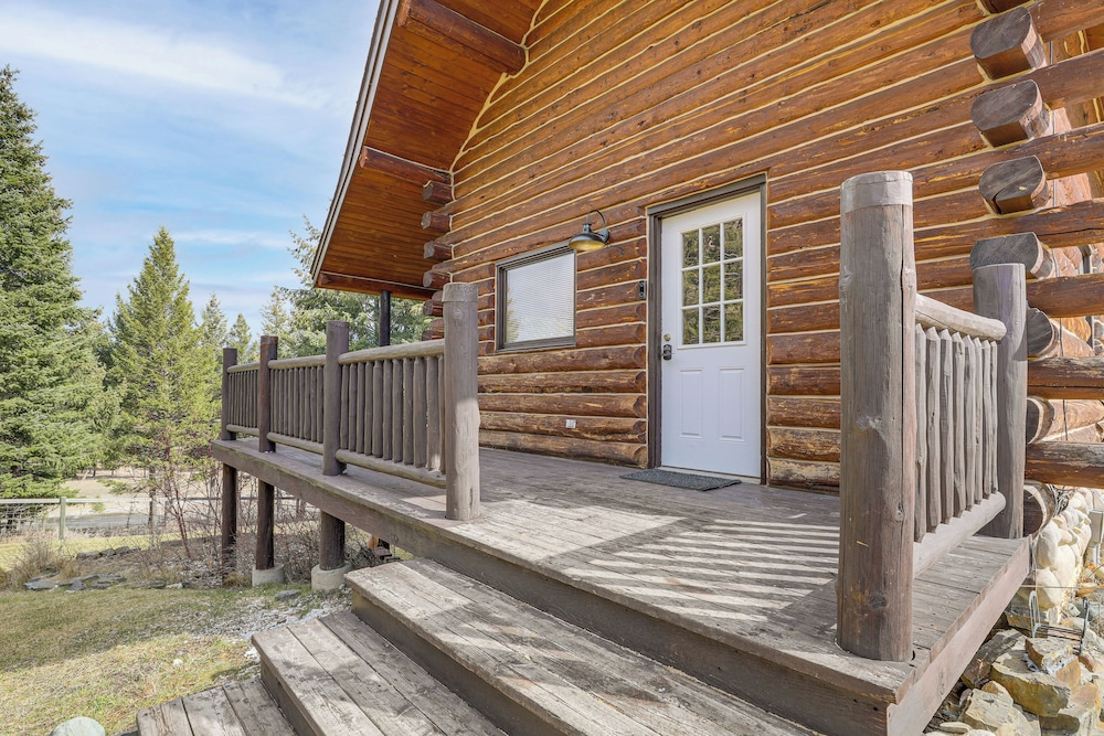 Wild Adventures in Eureka! Amish-crafted Cabin
