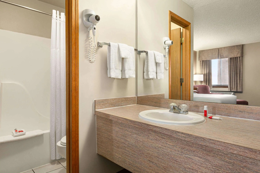 Travelodge By Wyndham Wellington