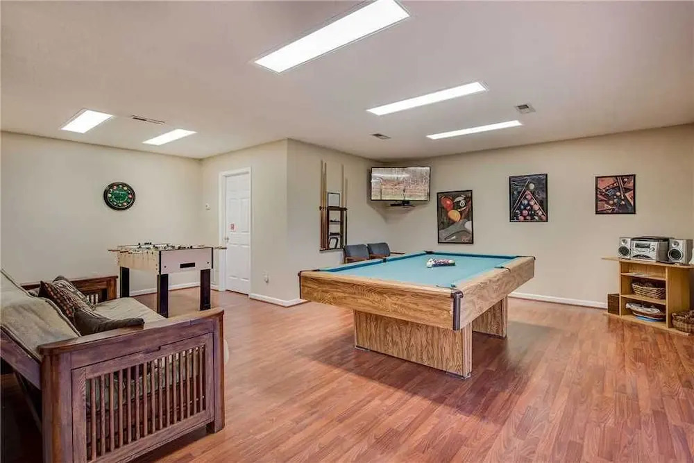 Twin View 2 Bedroom Mountain View Home with Hot Tub